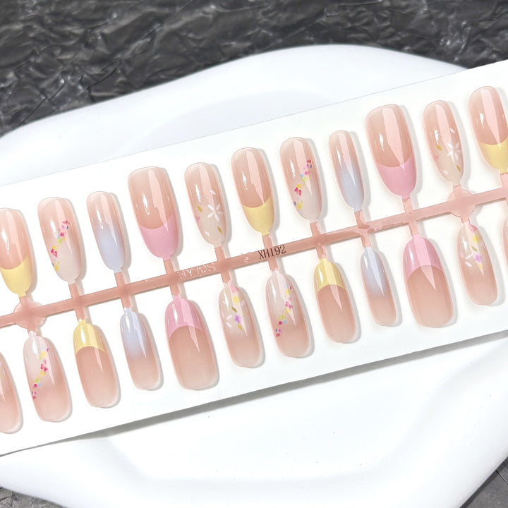 Künstlerisches Press-On-Nagelset