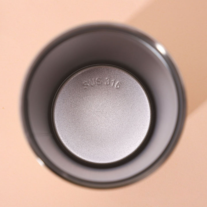 Stilvolle isolierte Wasserflasche Karnz
