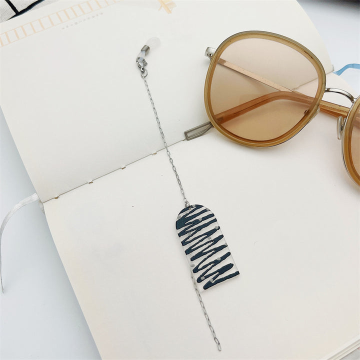 Herz-Design Brillenkettenhalter Karnz