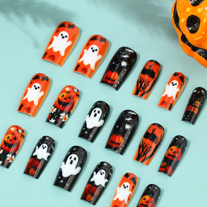 Kreative Halloween Kunstnägel mit Geister- und Kürbismotiv Karnz
