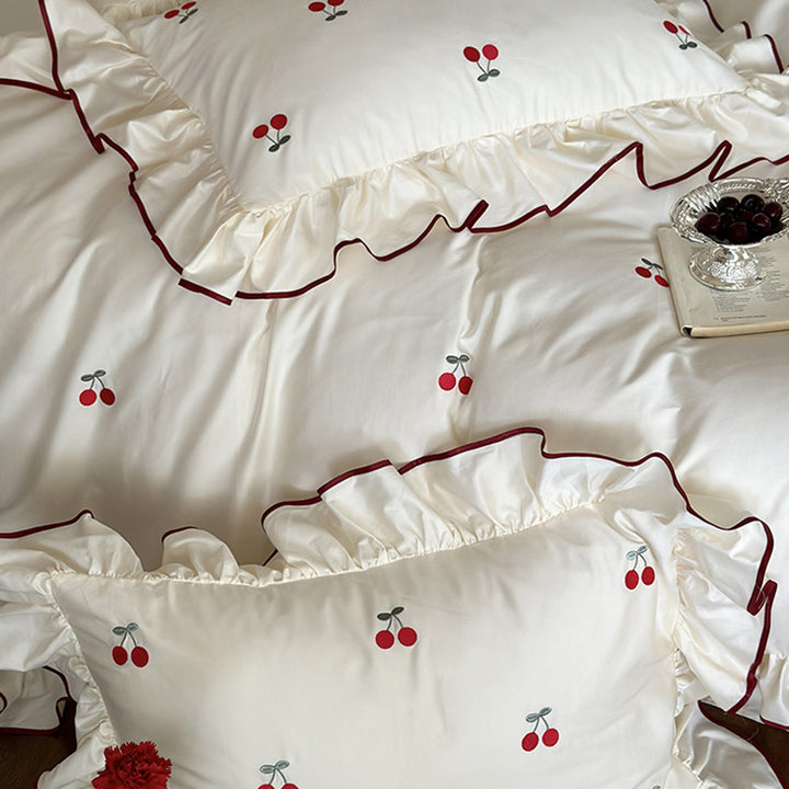 Luxus-Bettwäsche-Set aus Baumwollsatin mit Rüschen und Kirschenstickerei