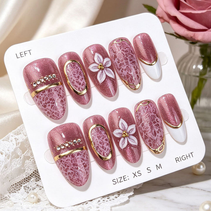 Künstlerisches Press-On Nagelset mit floralen Designs 1790736635