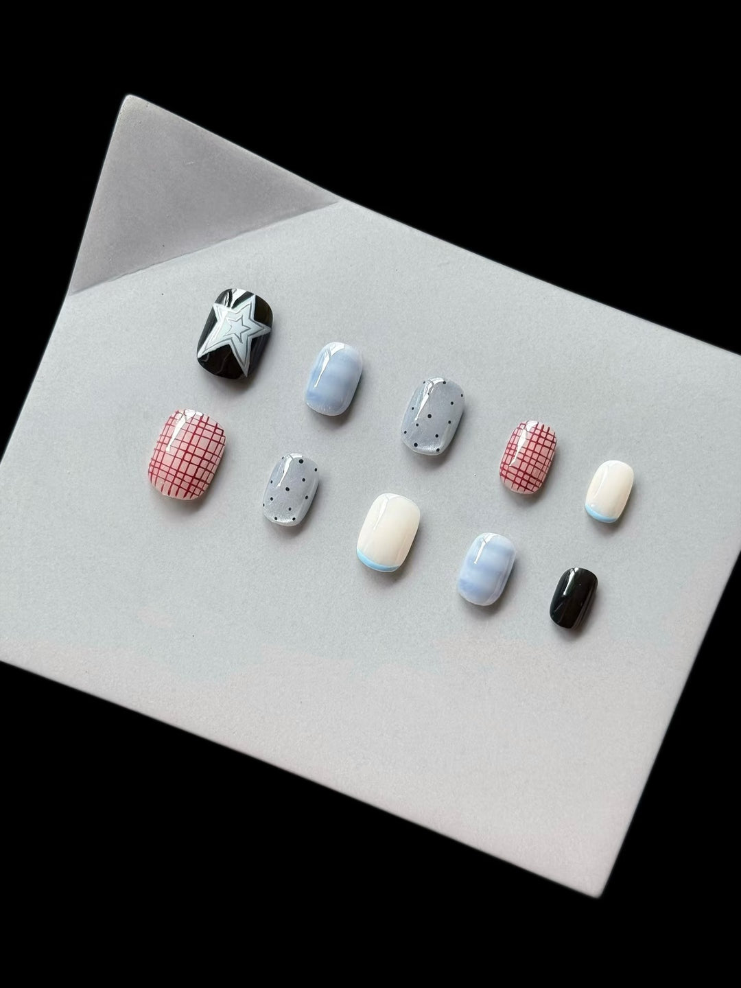 Künstlerische Nagelkunst Press-On Kollektion