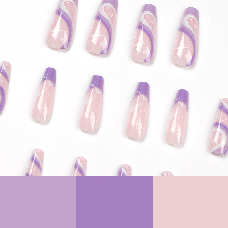 Kunstvolle Nagelverlängerungen mit trendigem Ombre-Design Karnz