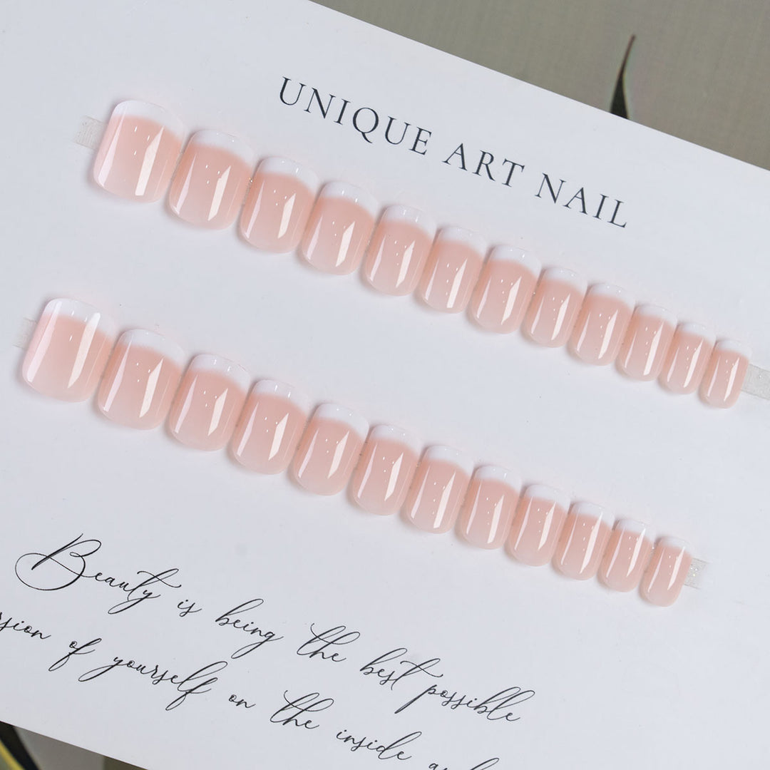 Französische Spitzen-Nagelkunst