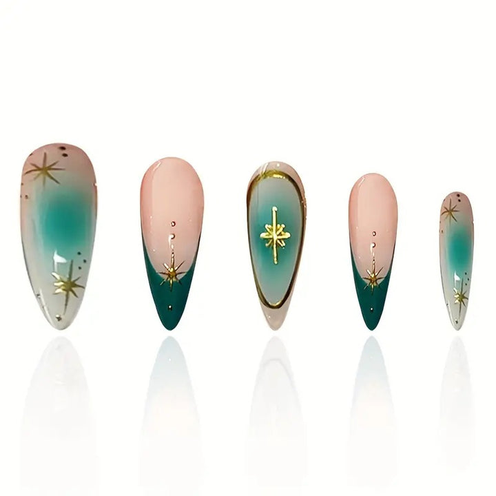 Elegante Stiletto-Nagelkunstverlängerungen mit dekorativen Elementen Karnz