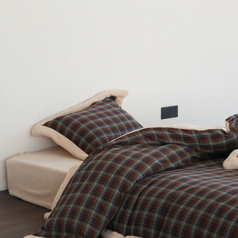 Bettwäsche-Set aus kuscheligem kariertem Flanell mit Teddyfleece-Kante