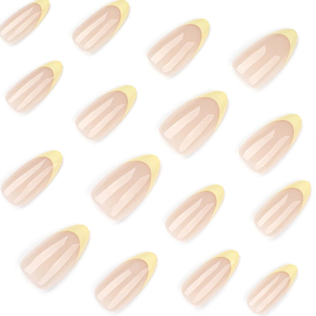 Elegante Nagelkunst mit Farbverlauf und Glanz Karnz