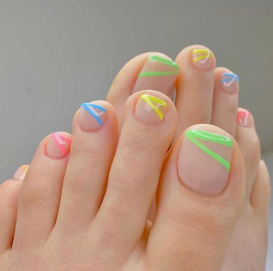 Kunstvolle Fußnagelgestaltung mit Göttlichem Schmetterlingsdesign Karnz