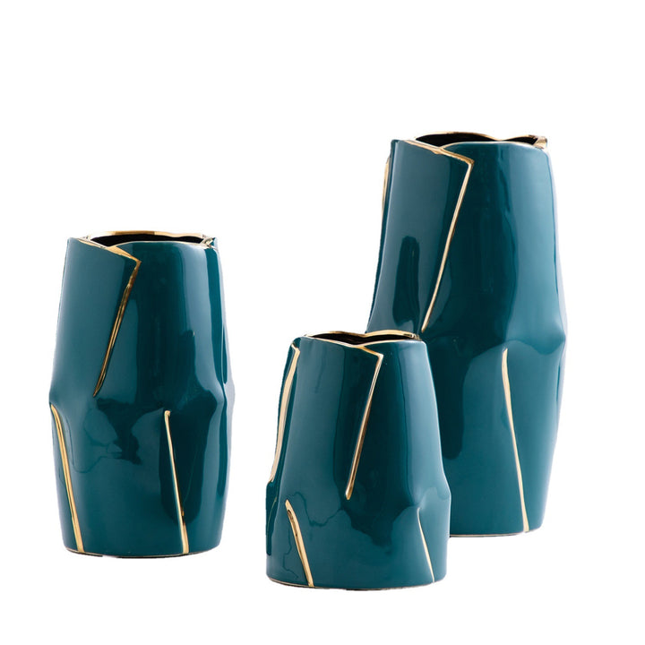 Dekorative Keramikvase mit goldener Akzentuierung Karnz