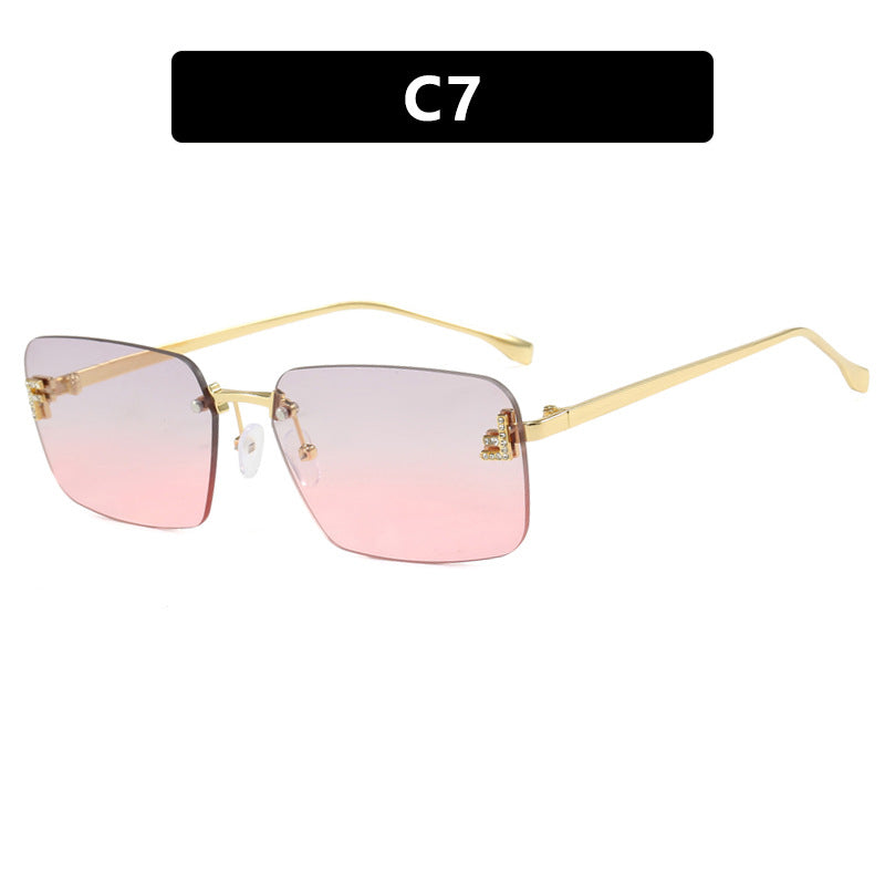 Damen quadratische Sonnenbrille mit elegantem goldenen Rahmen und stylishen Gläsern Karnz