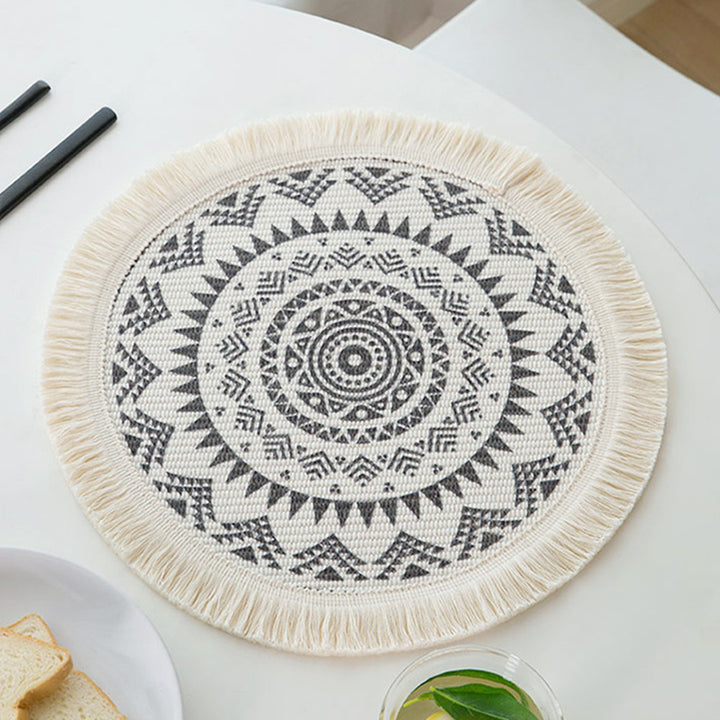Rundes gewebtes Tisch-Platzset mit Fransenrand und Mandala-Jacquard