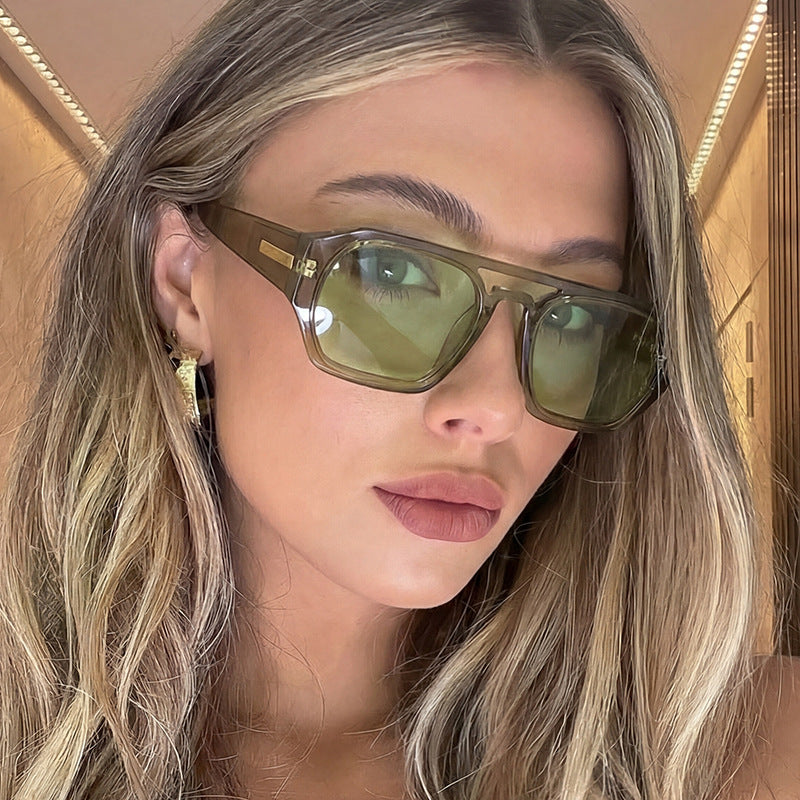 Damen modische rechteckige Brille mit elegantem Metallakzent Karnz