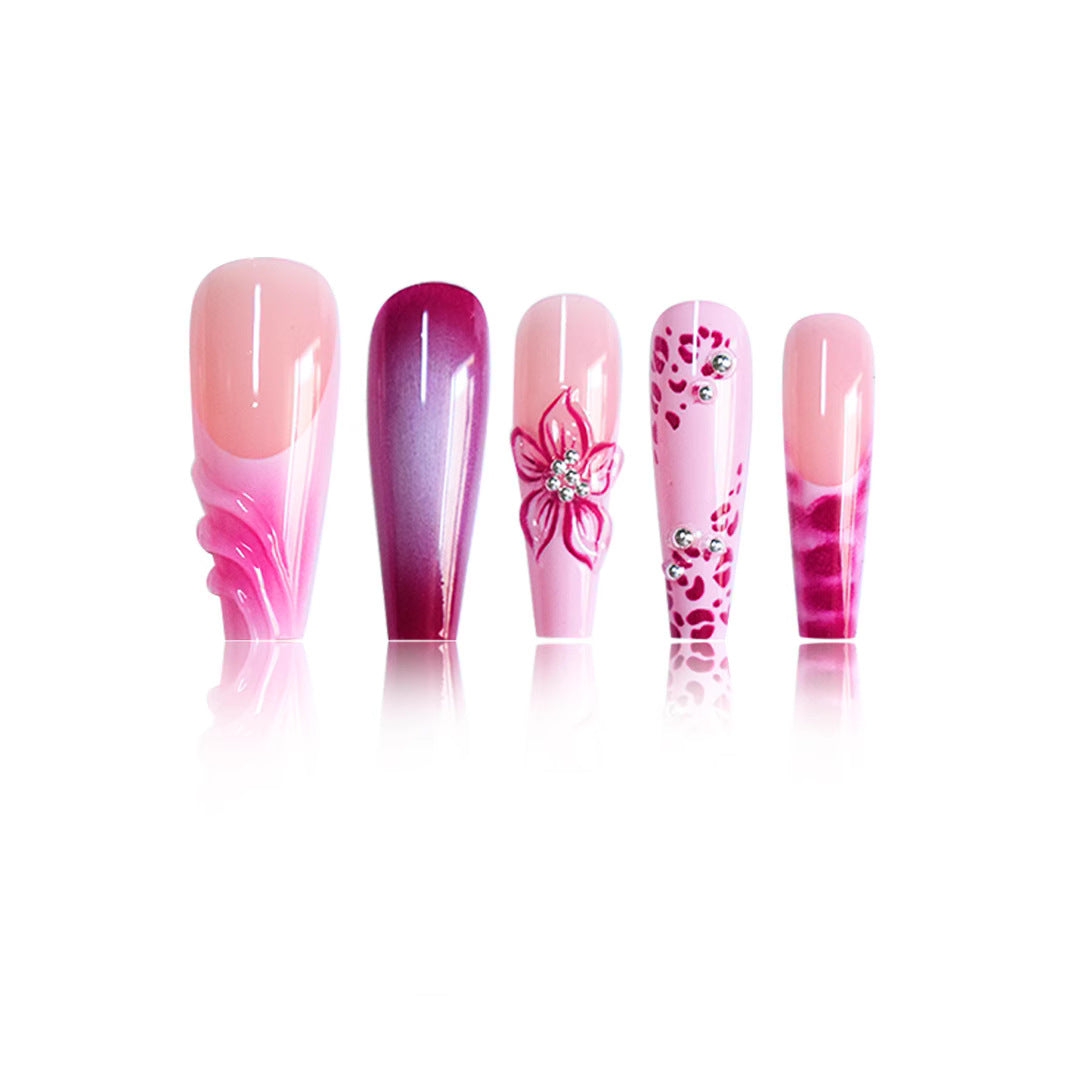 Florale dekorative Press-On-Nagelkunst Karnz