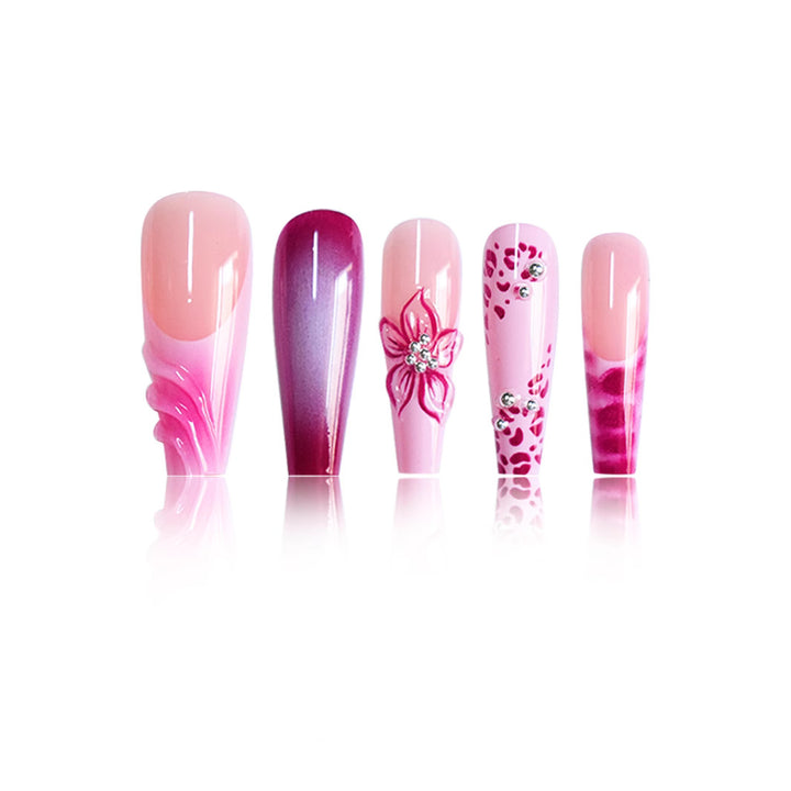 Florale dekorative Press-On-Nagelkunst Karnz