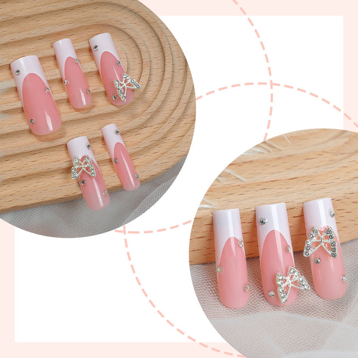 Dekorativer Press-On Nail Kit mit Schmetterlingsakzenten Karnz
