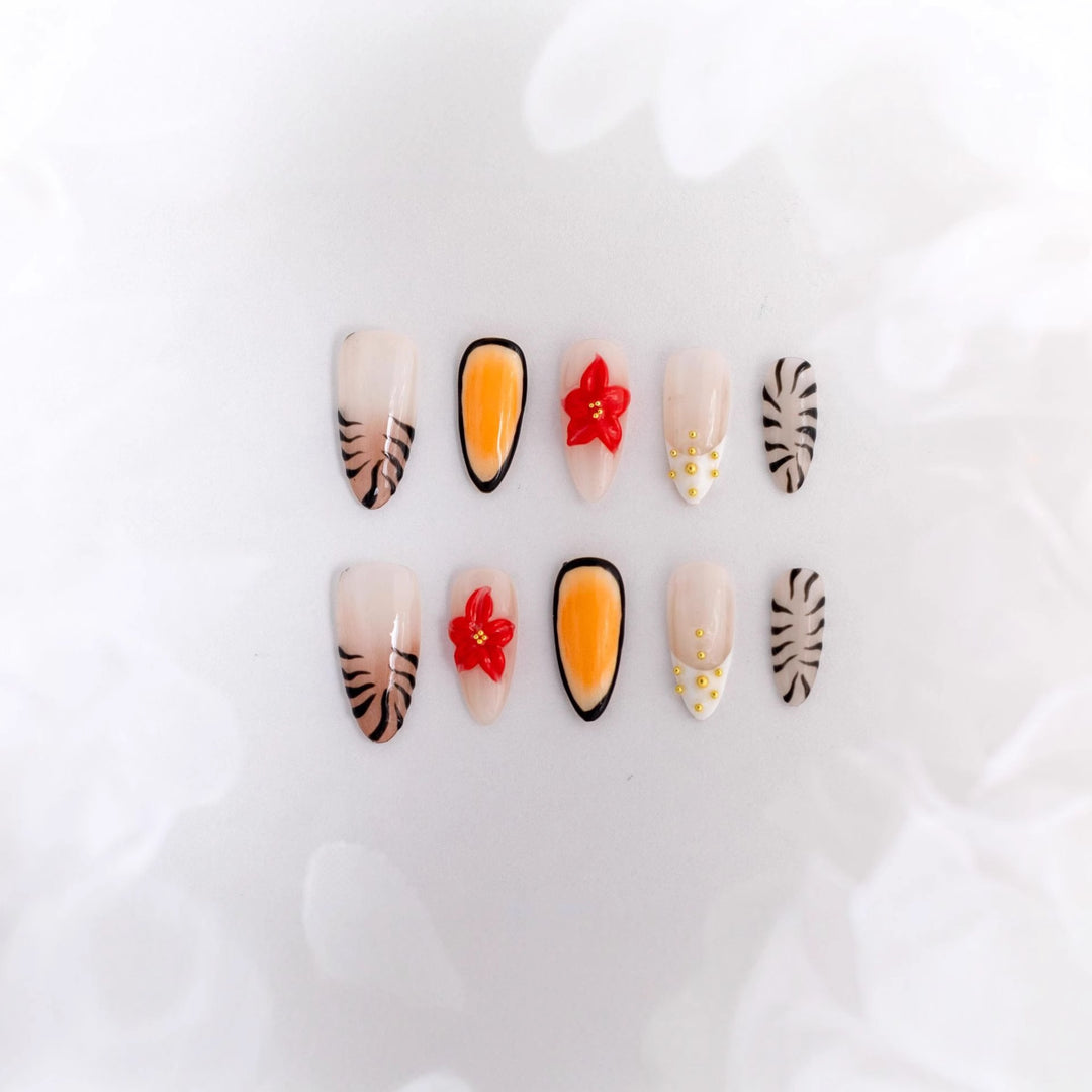 Künstlerisches florales Nail Art Set