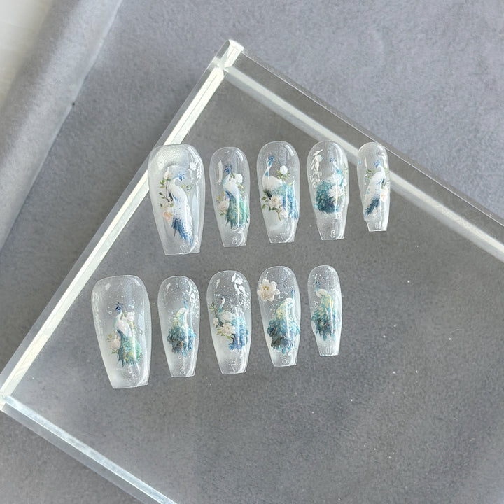 Künstlerisches Press-On Nagelkunstset mit Herz- und himmlischen Designs