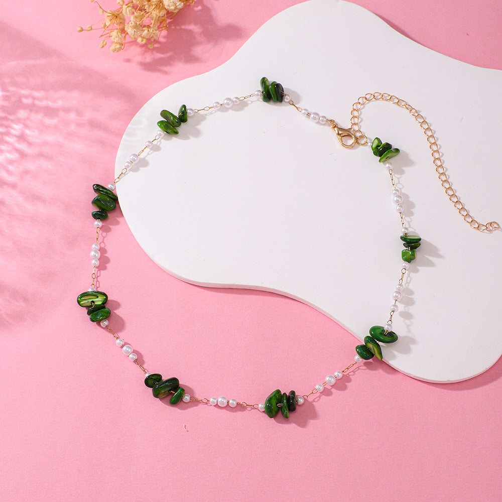 Elegante florale Perlenkette Karnz