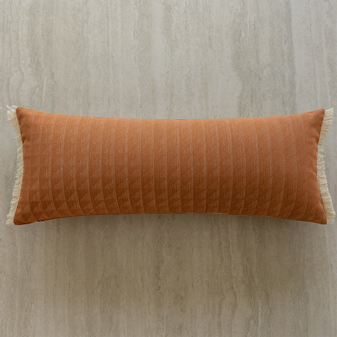 Elegantes dekoratives Kissen mit Quasten