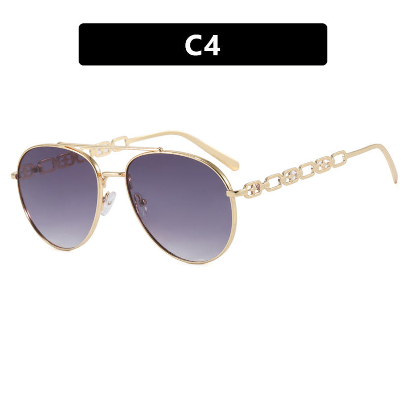 Damen auffällige Sonnenbrille mit luxuriösem Kettendetail und polarisierten Gläsern Karnz