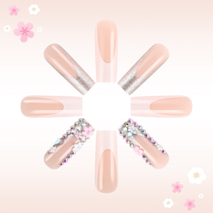 Künstlerisches Press-On Nagelkunst Set mit floralen Akzenten Karnz