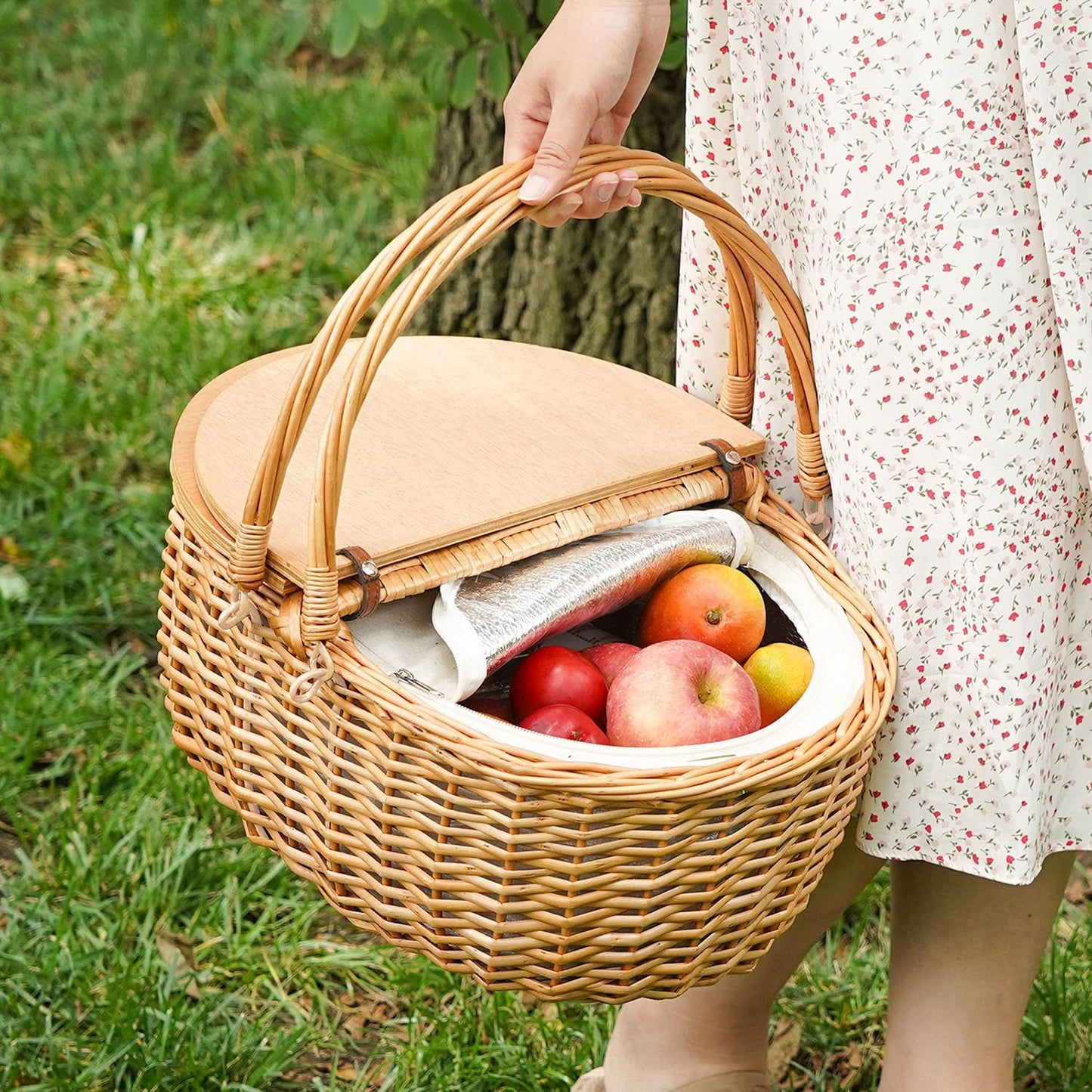 Damen Picknickkorb mit Holzdeckel und gestreiftem Futter Karnz