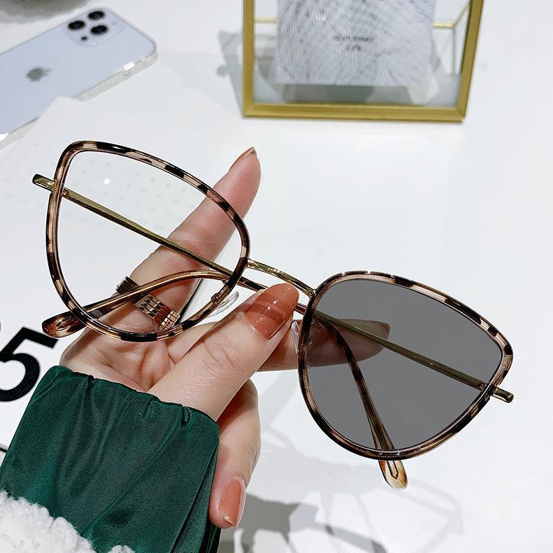 Damen extravagant geformte Brille Karnz