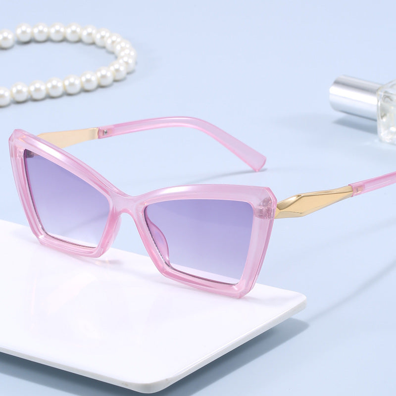 Damen Cat-Eye Sonnenbrille mit luxuriösem transparentem Rahmen Karnz