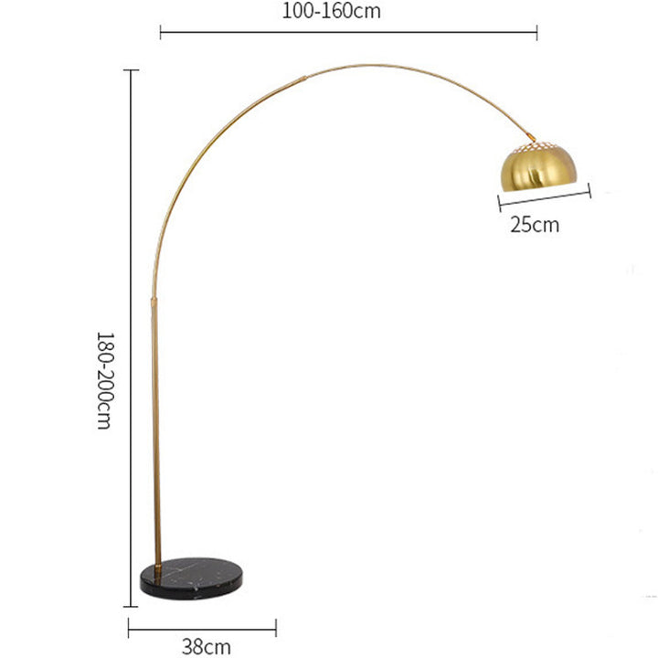 Bogenfußlampe mit verstellbarer Höhe und elegantem Schirm