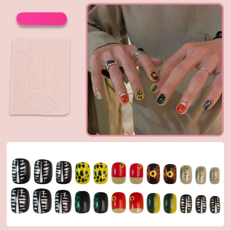 Kunstnagelset mit kreativen Tier- und Farbdesigns Karnz