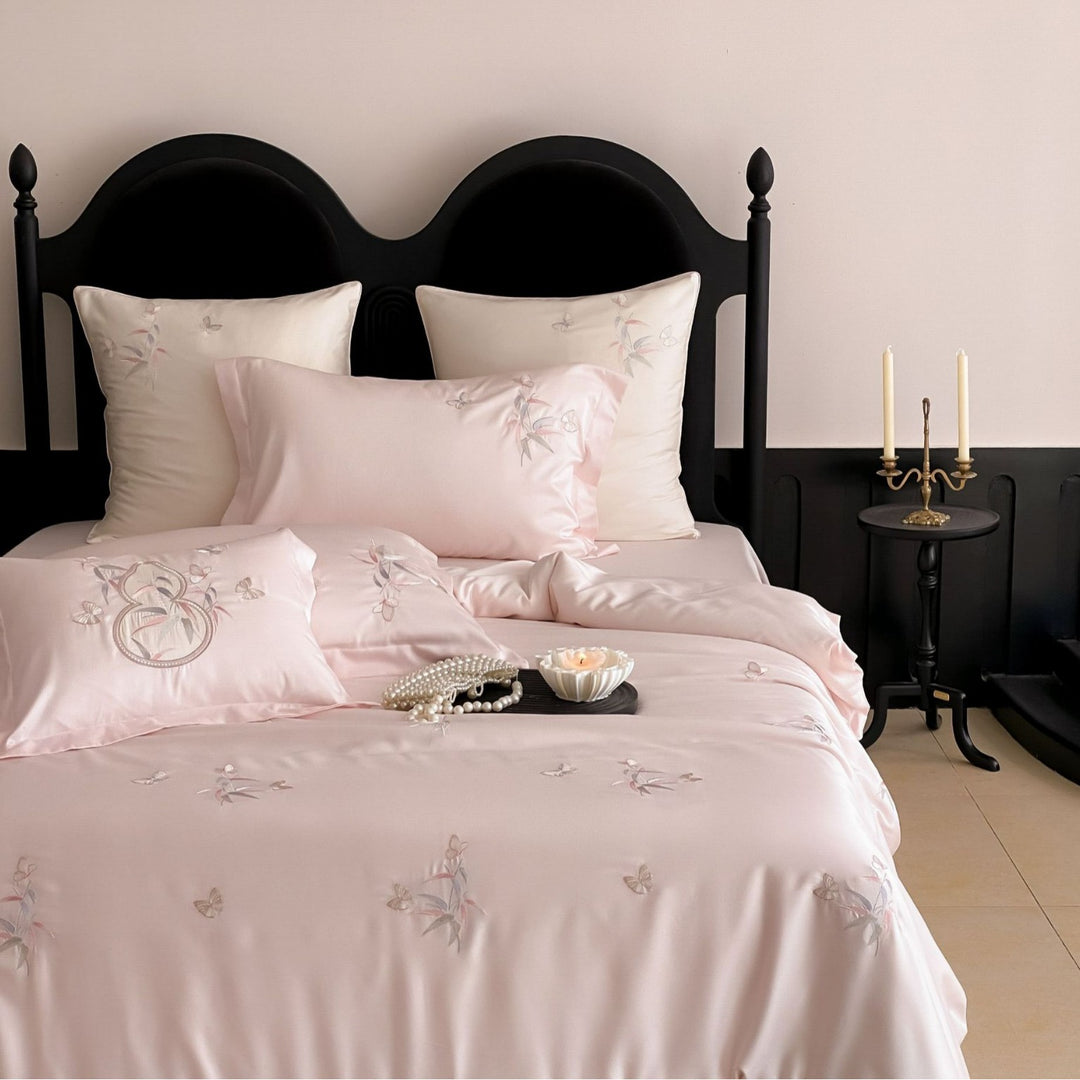 Luxuriöses Satin-Bettwäsche-Set mit feiner Stickerei