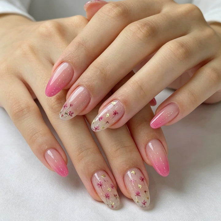 Kunstnagelset mit Eleganten Blumenmotiven Karnz