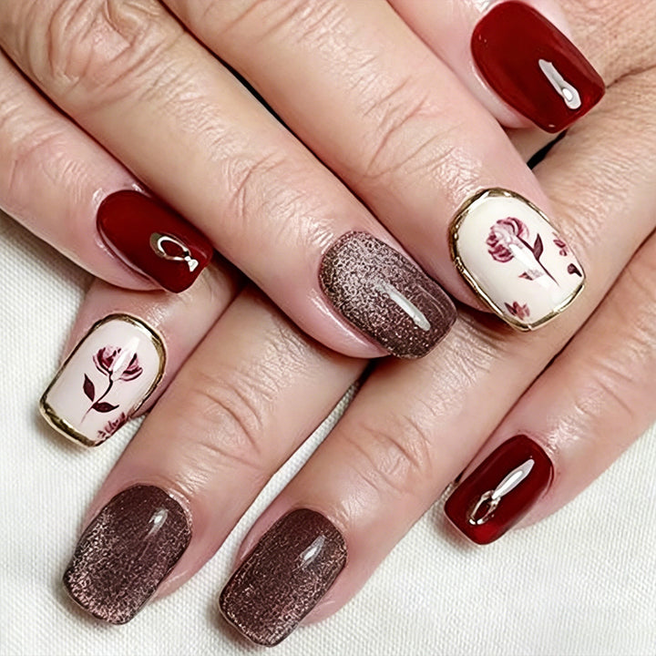Dekorative Florale Nagelkunst Karnz