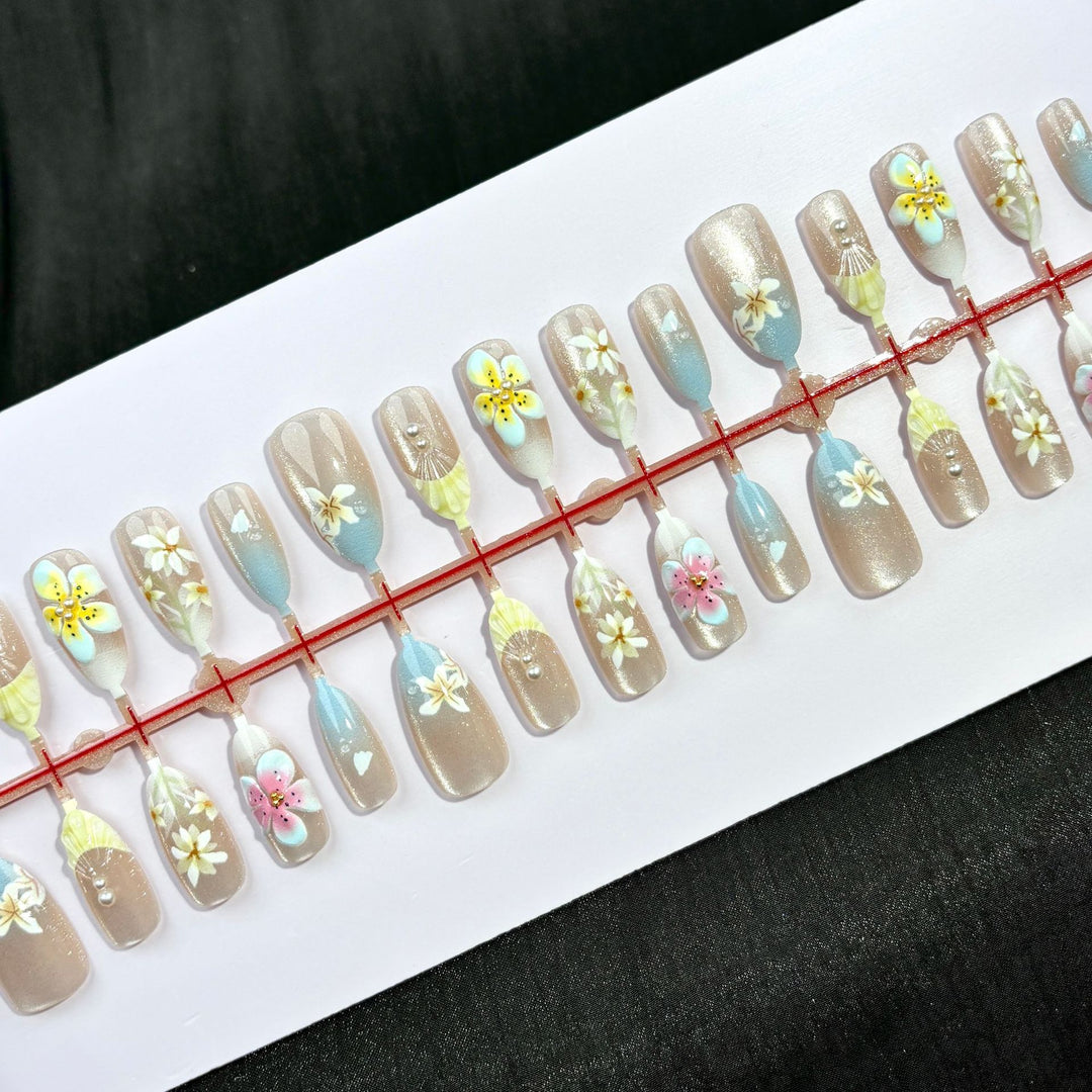 Künstlerisches Florales Nageldesign-Kit