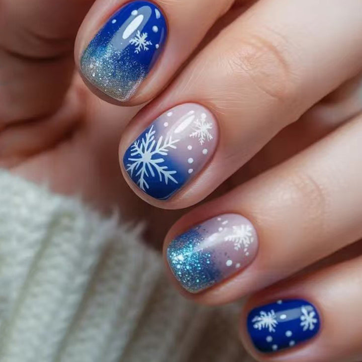 Kunstnägel mit Elegantem Winterlandschaftsdesign Karnz