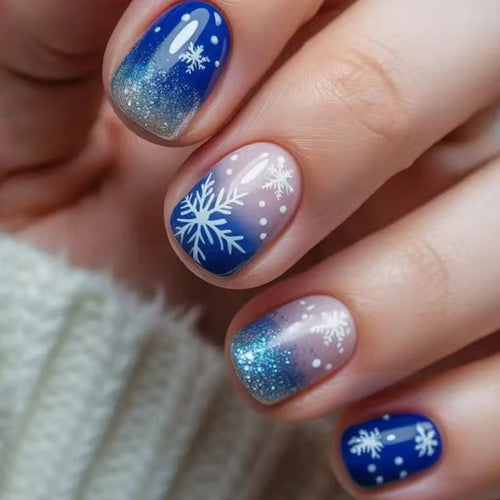 Kunstnägel mit Elegantem Winterlandschaftsdesign Karnz