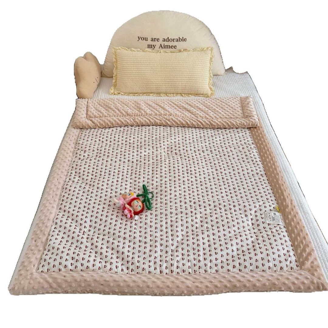 Wendbare Minky Dot Babydecke mit Baumwoll-Teddy-Druck und gestepptem Futter