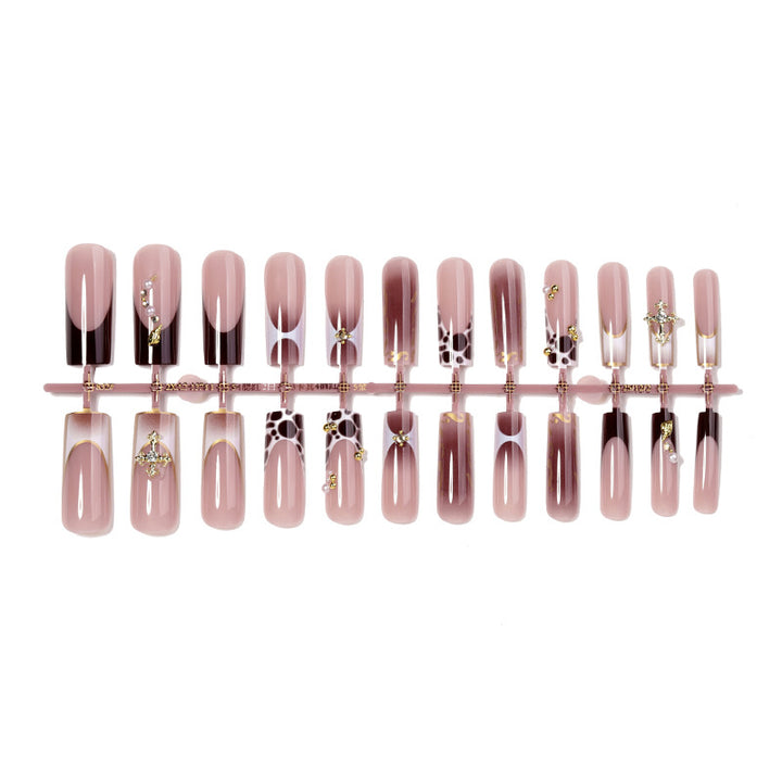 Elegantes dekoratives Press-On-Nagelset Karnz
