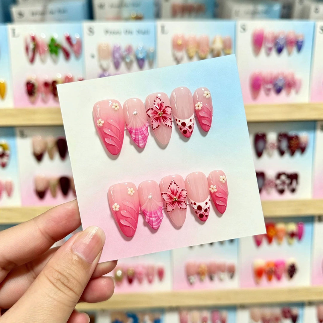 Blumenverzierte Press-On Nagelkunst Set
