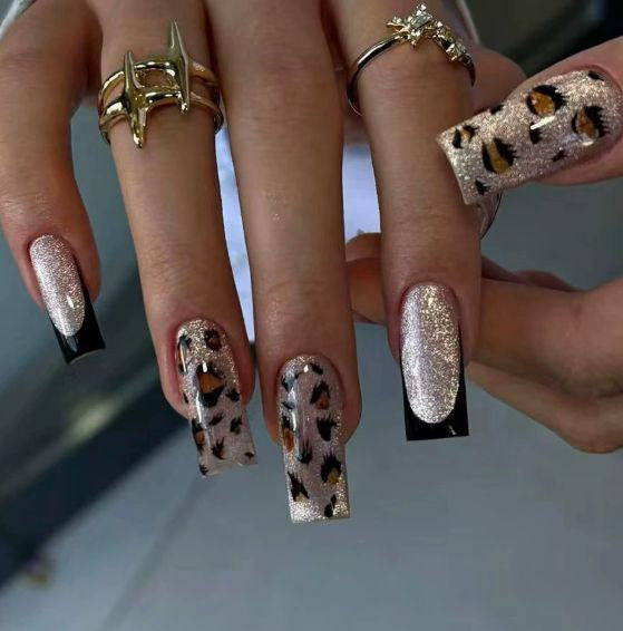 Elegante Leopardenmuster-Nagelkunstverbesserungen Karnz
