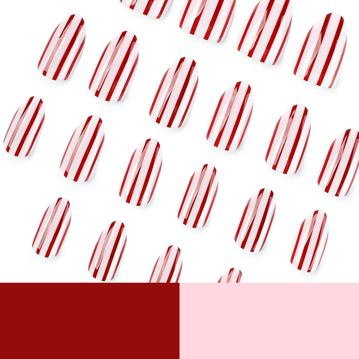 Kunstvolle Nailart mit gestreiftem Design Karnz