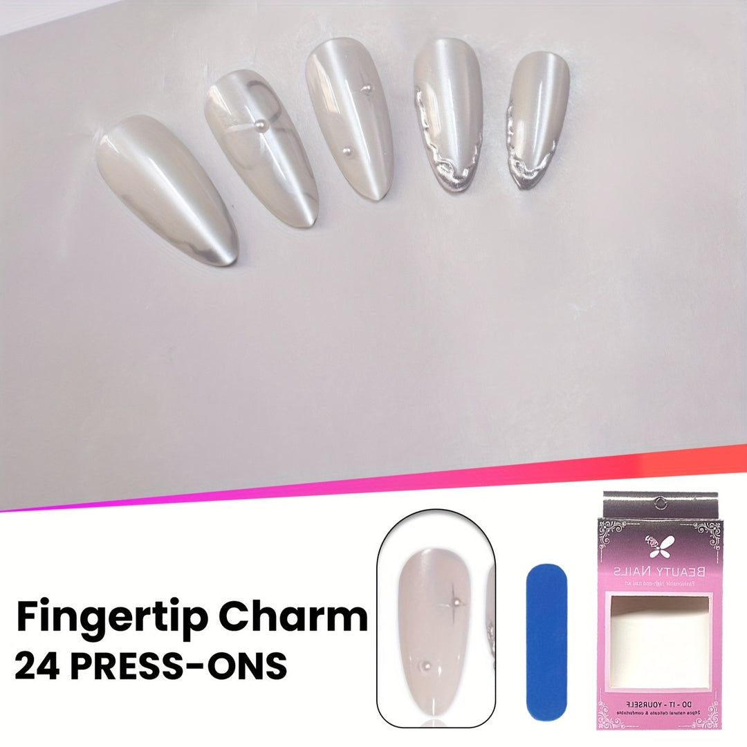 Elegante Press-On Nagelkunst mit floralen Akzenten Karnz