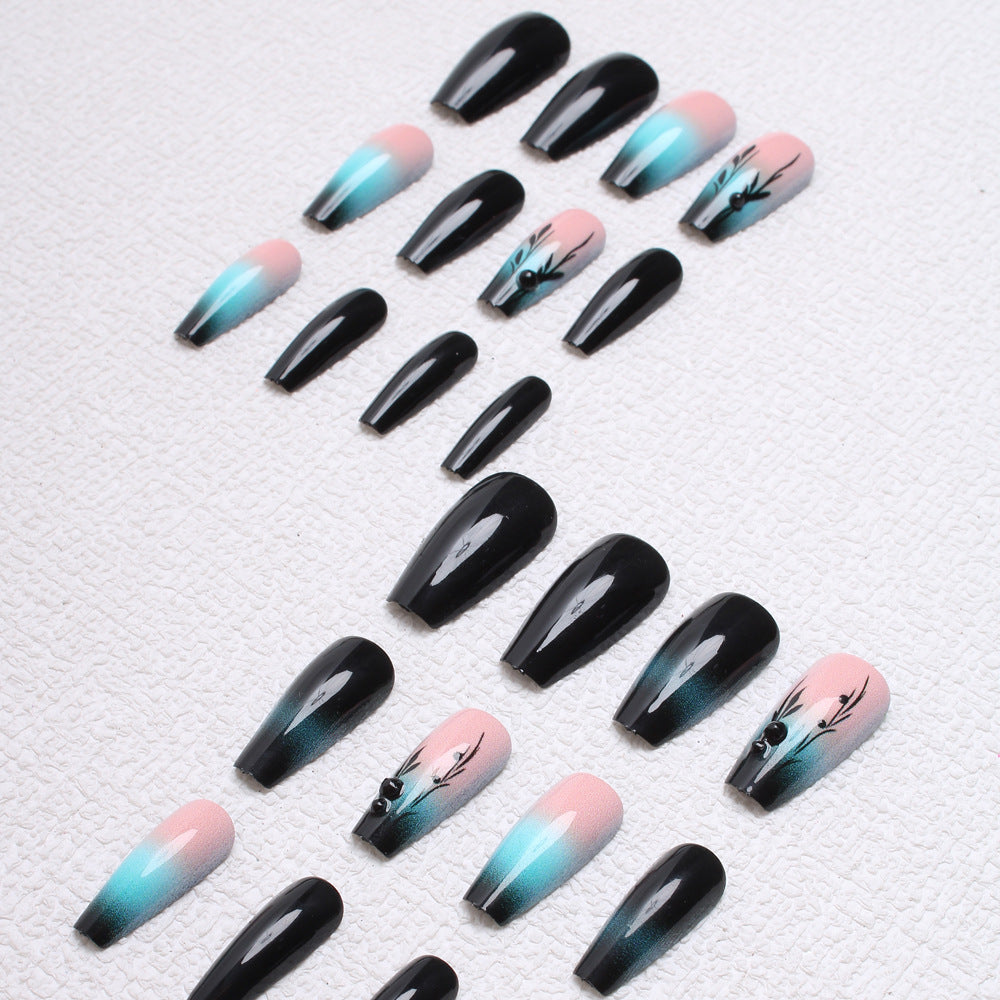 Ombre Press-On-Nagelkunst mit floralem Design Karnz