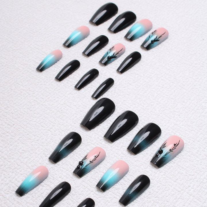 Ombre Press-On-Nagelkunst mit floralem Design Karnz