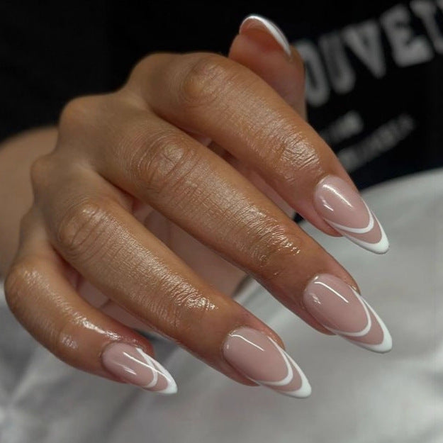 Elegante French Maniküre Kunstnägel Karnz