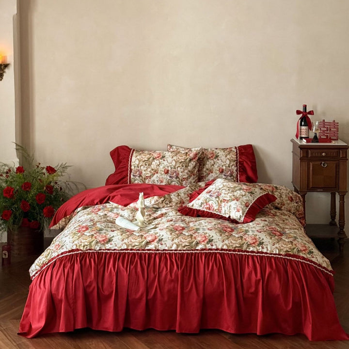 Romantisches Bettwäsche-Set aus Baumwollsatin mit Volant und Blumenjacquard