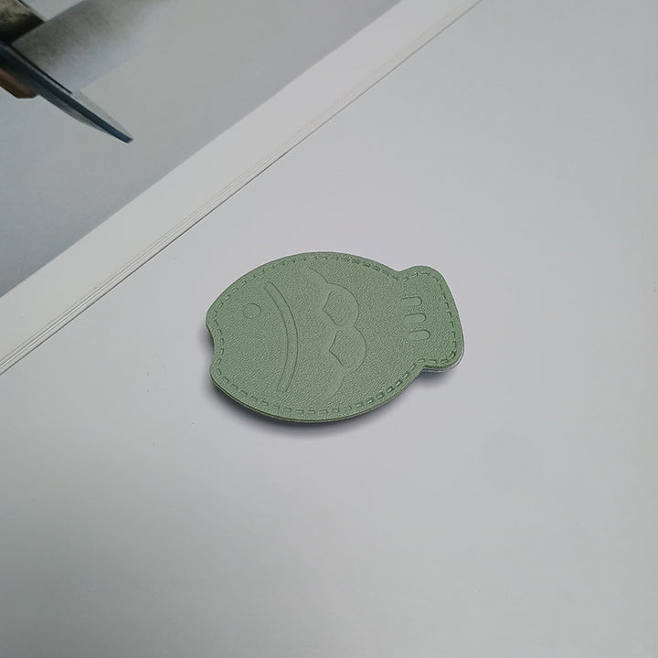 Fischförmiger Leder Handyhalter Karnz
