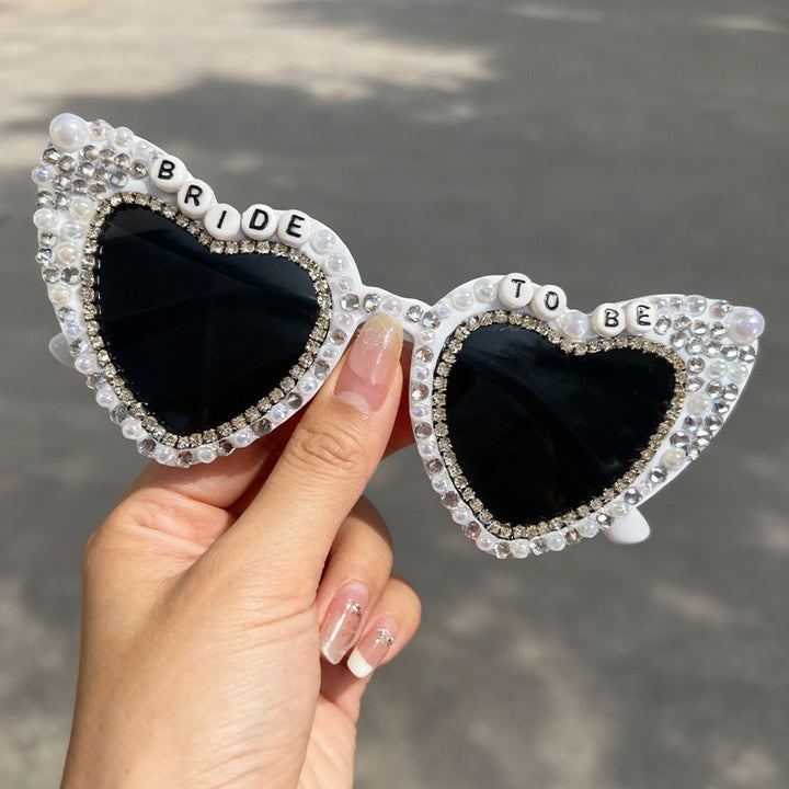 Herzförmige mit Perlen verzierte Sonnenbrille Karnz