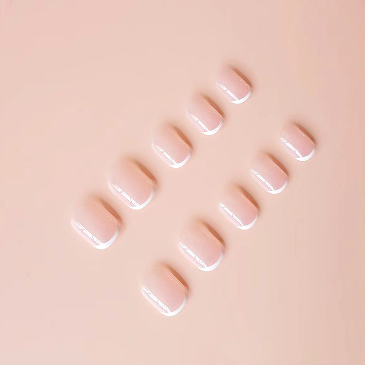 Nagelkunstset mit elegantem French Design Karnz